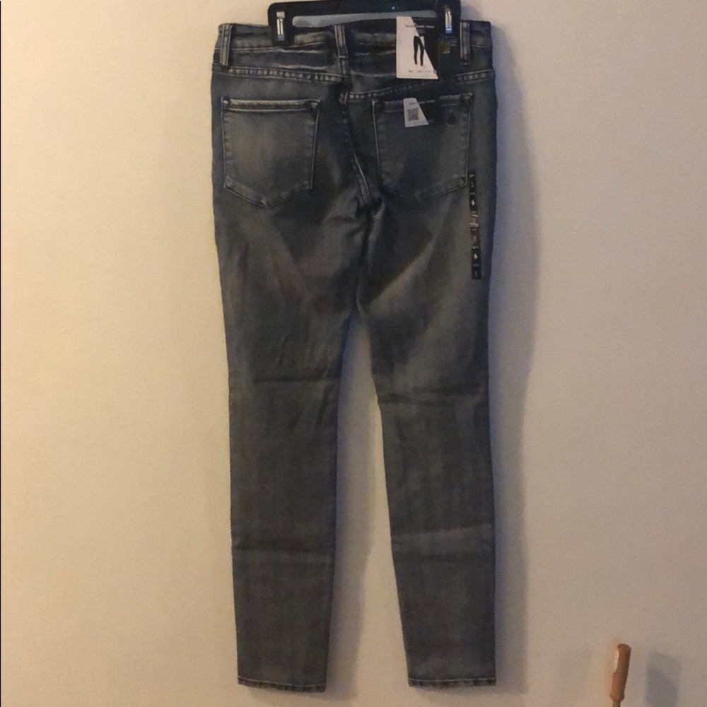 New Volcom Jeans - Picture 2 of 6